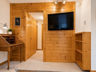 Enjoy this amazing opportunity to own a convenient ground floor - photo 3