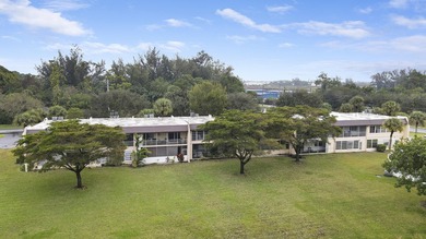 Tranquility awaits you. Step inside this beautifully updated - photo 15