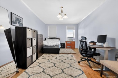 Large 2 bedroom home, offering rare square footage and - photo 7