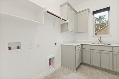 Come check out this beautiful, newly constructed home in Gunter - photo 22