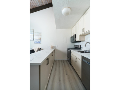 Koa Kai 16 is a delightful one-bedroom, one-bath condo with a - photo 8