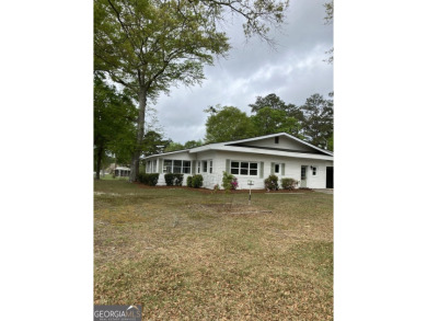 Lake Home For Sale in Sharpsburg, Georgia