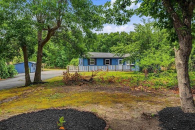 Welcome to this beautifully updated 3-bedroom, 2-bathroom ranch - photo 5