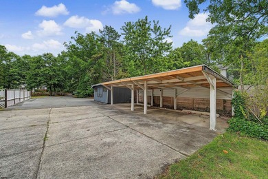 Welcome to this beautifully updated 3-bedroom, 2-bathroom ranch - photo 10