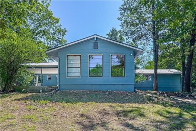 Lake Home For Sale in Bull Shoals, Arkansas