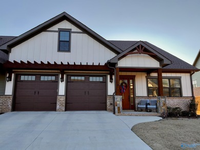 Lake Guntersville Townhome/Townhouse For Sale in Guntersville Alabama