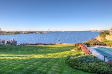 Perched on the top floor of the Bonniecrest estate, this - photo 7