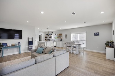 This stunning 3,500-square-foot lake home, located less than 2 - photo 11