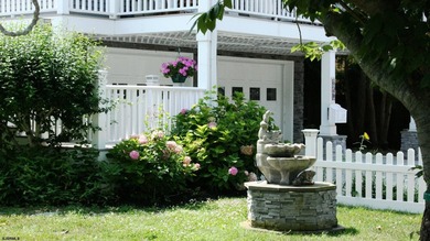 Located just a short walk to Cape May's beautiful beaches and - photo 2