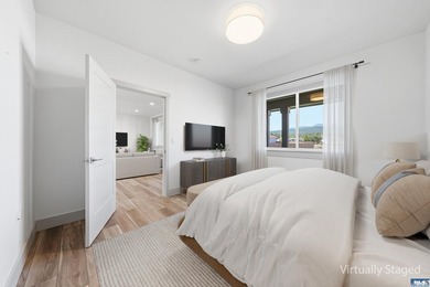 Beautiful custom home with those amazing mountain views to enjoy - photo 18