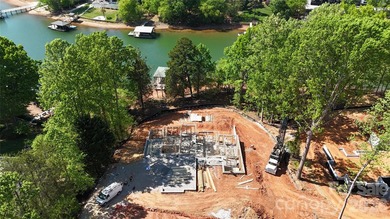 Beautiful Custom Waterfront Home - No HOA! Exceptional custom - photo 10