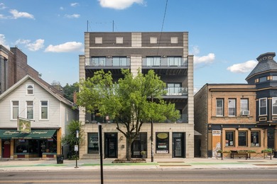 Spacious, sun-drenched 3-bedroom, 2-bath condo in a newer - photo 2