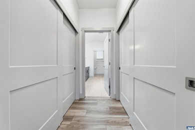 Beautiful custom home with those amazing mountain views to enjoy - photo 25