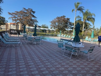 Beautiful condo 1 bedroom, 1.5 bath. Move in ready come totally - photo 26