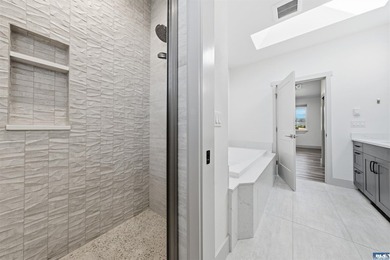 Beautiful custom home with those amazing mountain views to enjoy - photo 30