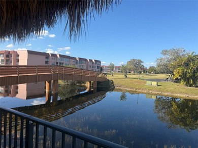 Beautiful condo 1 bedroom, 1.5 bath. Move in ready come totally - photo 31