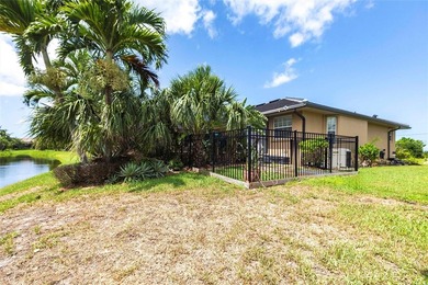 Huge price reduction! LAKEFRONT POOL HOME! Don't miss this - photo 34