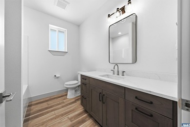 Beautiful custom home with those amazing mountain views to enjoy - photo 36