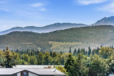 Beautiful custom home with those amazing mountain views to enjoy - photo 50