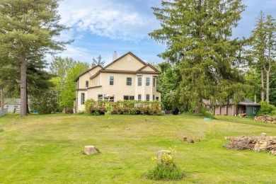 Oneida Lake Home For Sale in Central Square New York