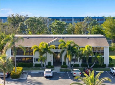 Location! Location! Location! This TURNKEY beautiful 2 bedroom 2 - photo 1
