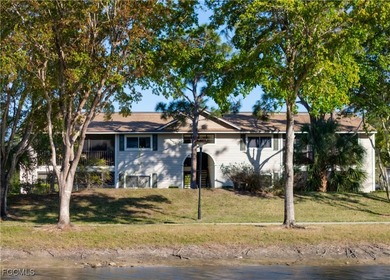 Location! Location! Location! This TURNKEY beautiful 2 bedroom 2 - photo 3