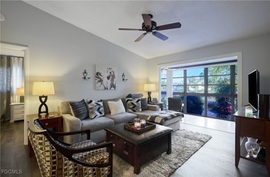 Location! Location! Location! This TURNKEY beautiful 2 bedroom 2 - photo 7