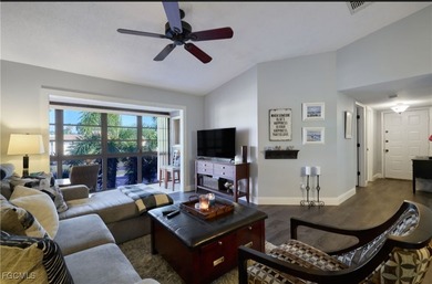 Location! Location! Location! This TURNKEY beautiful 2 bedroom 2 - photo 8