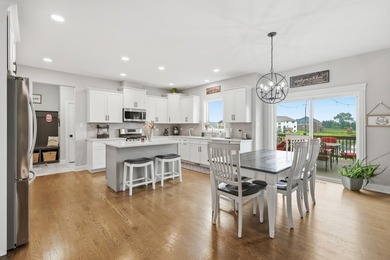 Stunning 4 Bedroom, 2.5 Bathroom Custom 2-Story W Covered front - photo 8