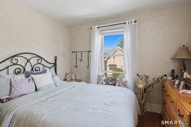 Vintage Charm Meets Modern Living! This sunny Glenbrook Colonial - photo 14