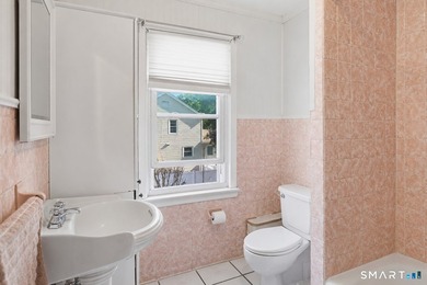 Vintage Charm Meets Modern Living! This sunny Glenbrook Colonial - photo 16