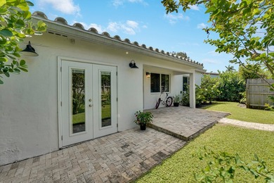 Tucked behind a privacy-fenced perimeter on a deep Lake Ridge - photo 16
