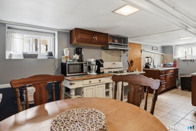 Vintage Charm Meets Modern Living! This sunny Glenbrook Colonial - photo 19