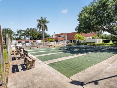 Welcome to easy Florida living in this beautifully renovated - photo 19