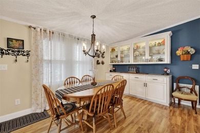 Under contract-accepting backup offers. Here is your opportunity - photo 5