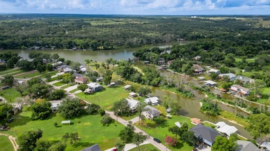 Welcome to 136 Lakeside Drive on Lake Placid! This 3 bedroom, 2 - photo 31
