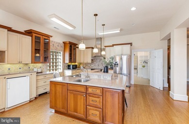 Discover a rare gem in the heart of historic downtown - photo 9