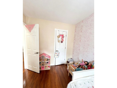Stunning huge two bedrooms coop garden apartment in the heart of - photo 9