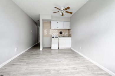 BEACHFRONT CONDO!! VACANT & NEWLY RENOVATED! Don't miss this - photo 3