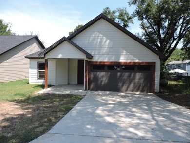 Lake Home For Sale in Gun Barrel City, Texas