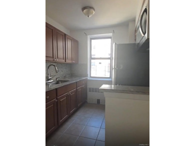 Welcome to this stunning 2 Bed room Co-Op in the Heart of the - photo 8