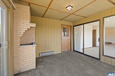 Enjoy easy living in this beautifully situated end-unit condo in - photo 19