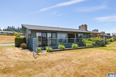 Enjoy easy living in this beautifully situated end-unit condo in - photo 28