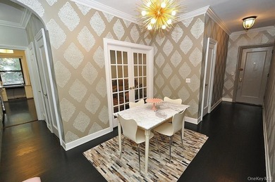 Elegant & spacious prewar 2 bed, 2 bath corner unit in The - photo 30