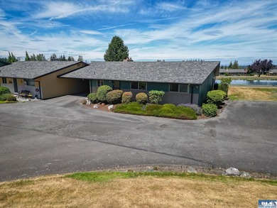 Enjoy easy living in this beautifully situated end-unit condo in - photo 30