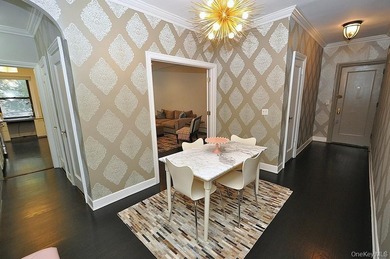 Elegant & spacious prewar 2 bed, 2 bath corner unit in The - photo 31