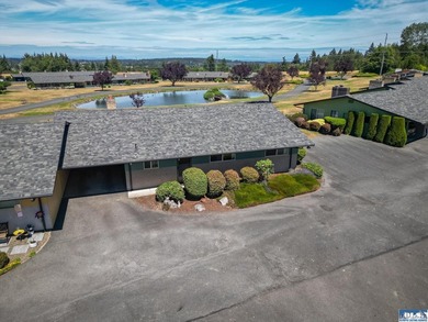 Enjoy easy living in this beautifully situated end-unit condo in - photo 31