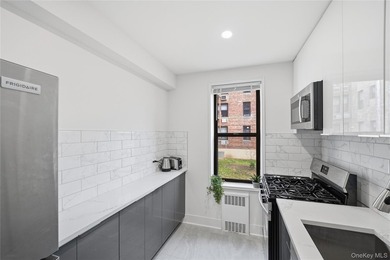 Beautiful 2 Bedroom Unit located on the 1st Floor of Cambridge - photo 11