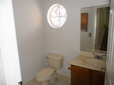 Beautifully maintained 3 bedroom 2.5 bathroom1 car garage - photo 11