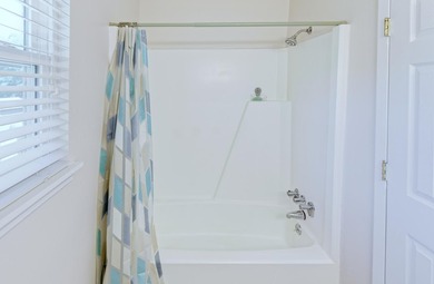Seller Motivated. New Price. Freshly painted 3BR/1.5BA 2-story W - photo 12